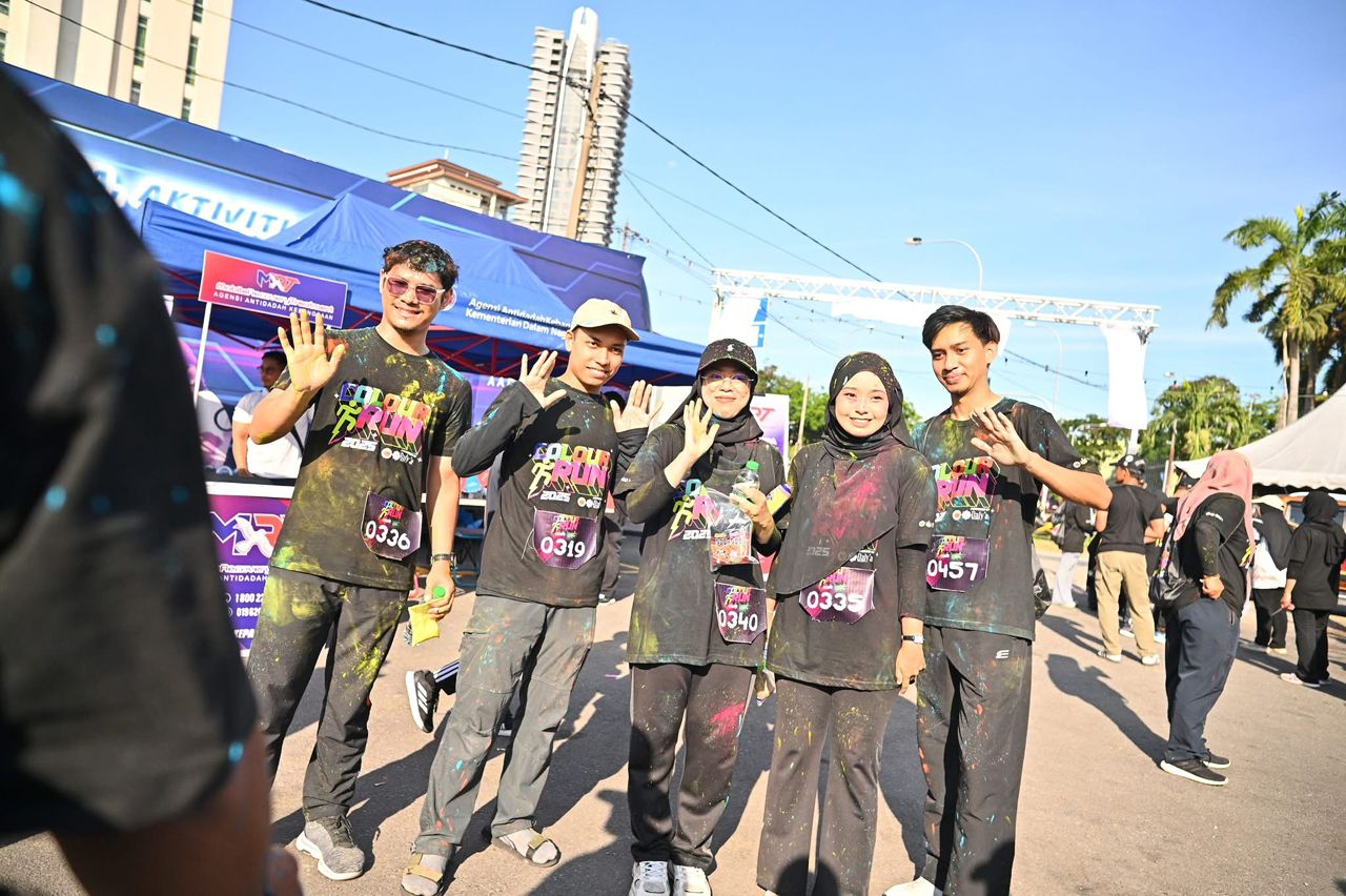 Momen kemeriahan Daly'a Colour Run 2025